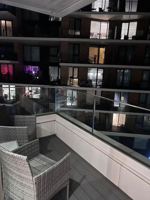 לונדון Stylish Apartment Docklands מראה חיצוני תמונה