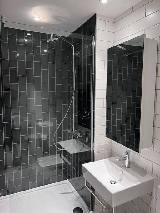 לונדון Stylish Apartment Docklands מראה חיצוני תמונה